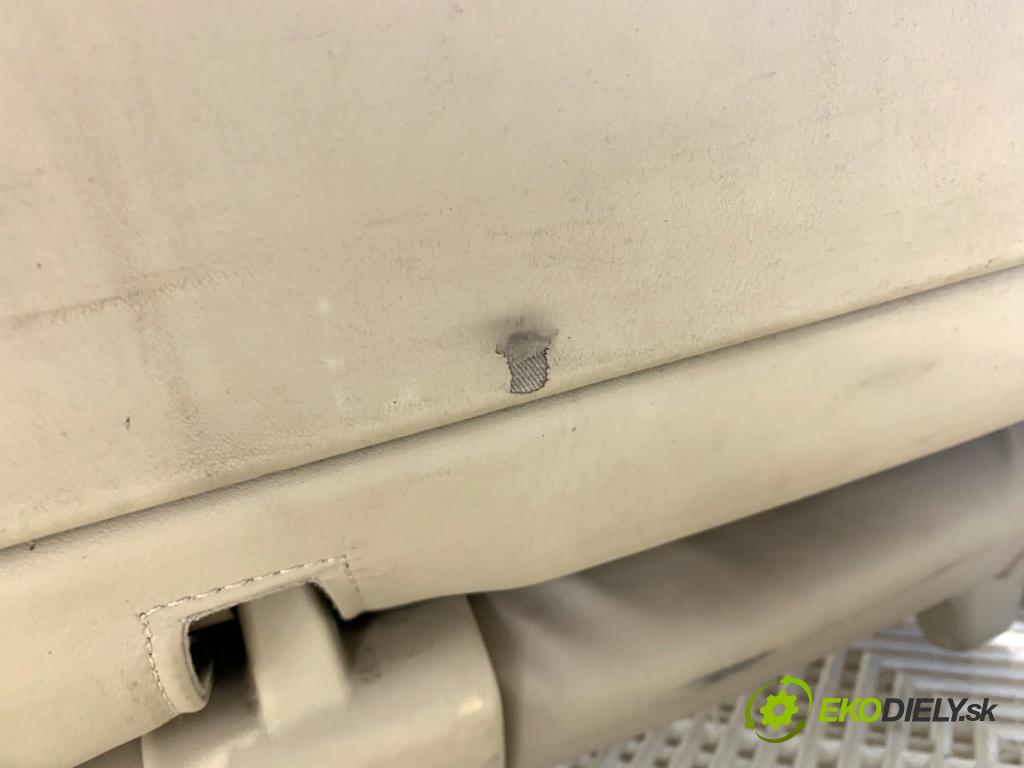 TOYOTA LAND CRUISER J12 samochód terenowy zamknięty 2006 127 kW 3.0 D-4D (KDJ120, KDJ125, KDJ121) 2982 Sedadlo druhý rad