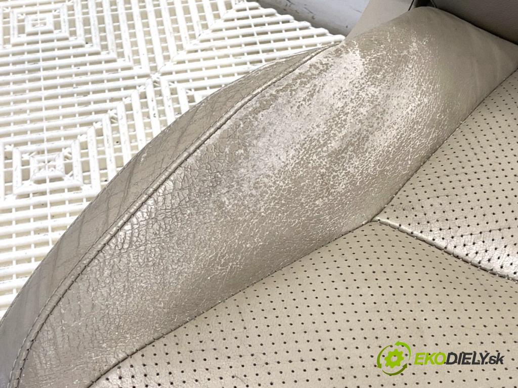 TOYOTA LAND CRUISER J12 samochód terenowy zamknięty 2006 127 kW 3.0 D-4D (KDJ120, KDJ125, KDJ121) 2982 sedadlo pravý přední část