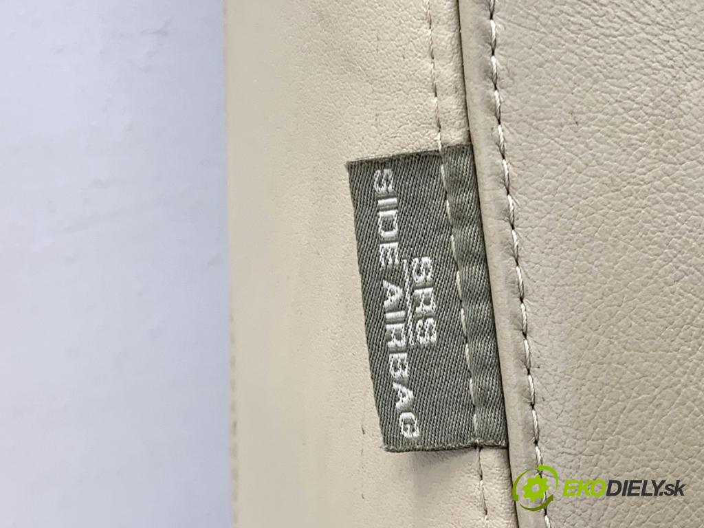 TOYOTA LAND CRUISER J12 samochód terenowy zamknięty 2006 127 kW 3.0 D-4D (KDJ120, KDJ125, KDJ121) 2982 sedadlo pravý přední část