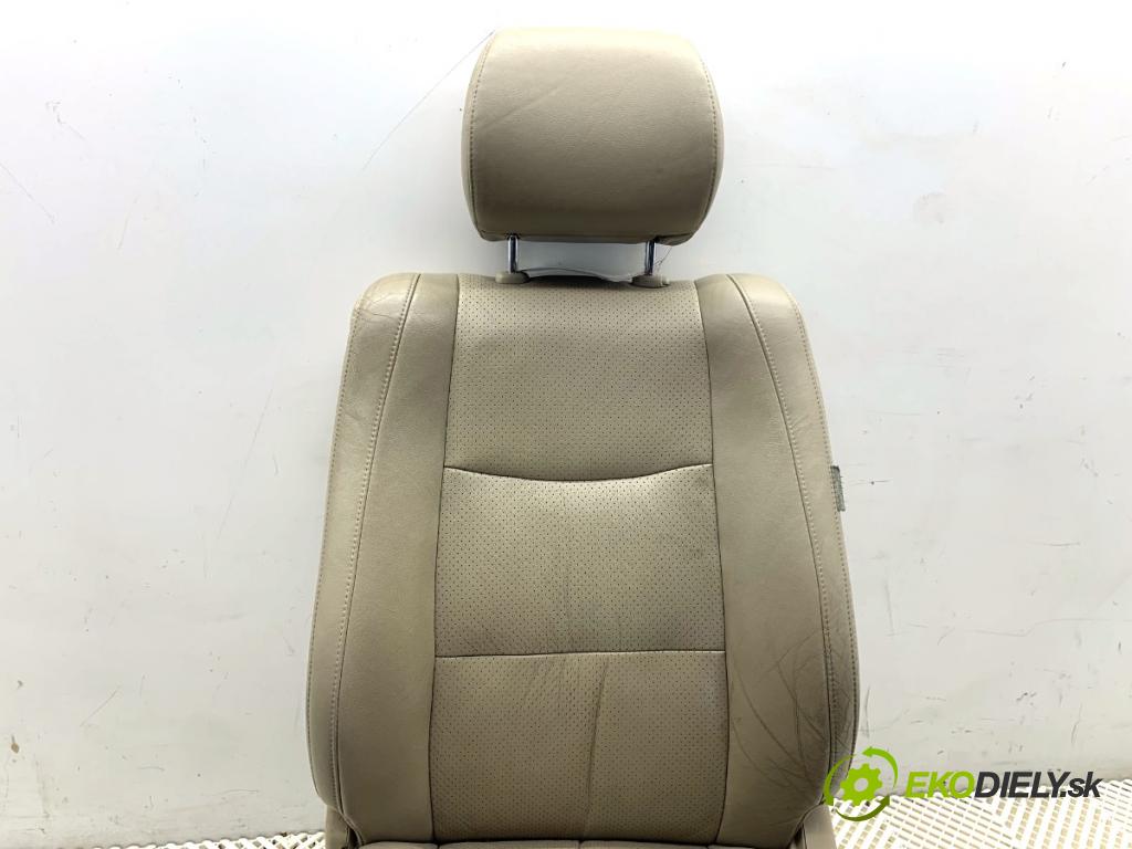 TOYOTA LAND CRUISER J12 samochód terenowy zamknięty 2006 127 kW 3.0 D-4D (KDJ120, KDJ125, KDJ121) 2982 Sedadlo ľavy predný