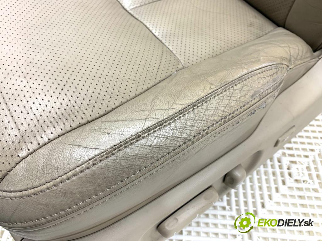 TOYOTA LAND CRUISER J12 samochód terenowy zamknięty 2006 127 kW 3.0 D-4D (KDJ120, KDJ125, KDJ121) 2982 Sedadlo ľavy predný