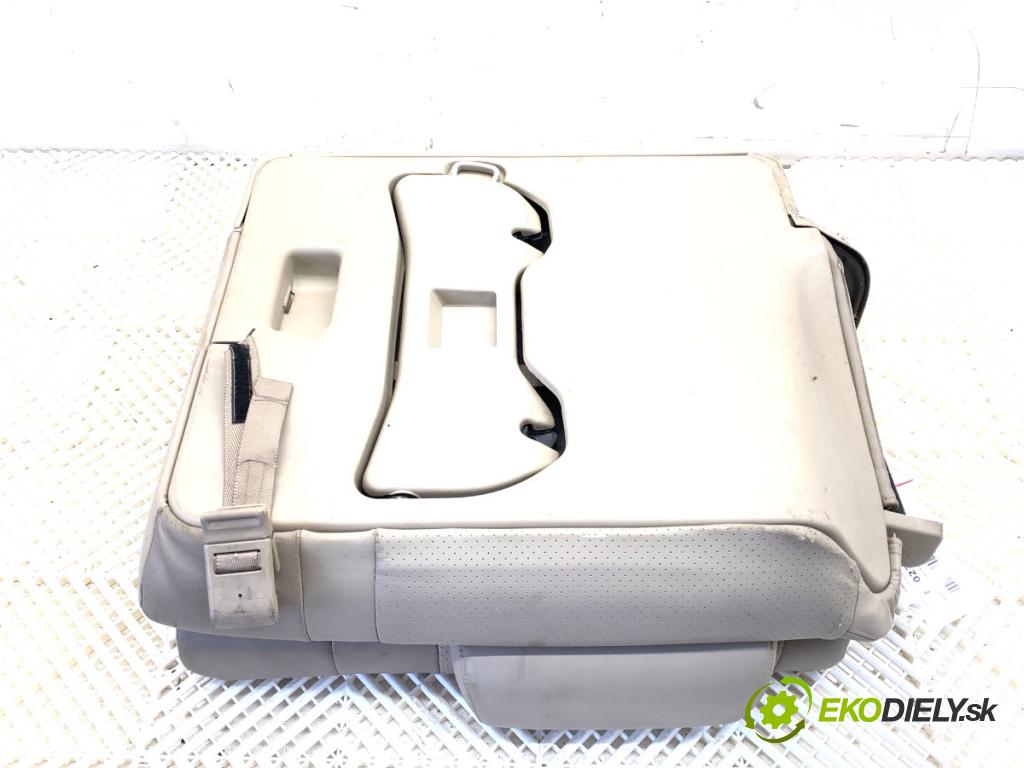 TOYOTA LAND CRUISER J12 samochód terenowy zamknięty 2006 127 kW 3.0 D-4D (KDJ120, KDJ125, KDJ121) 2982 Sedadlo tretí rad Sedadlo pravy