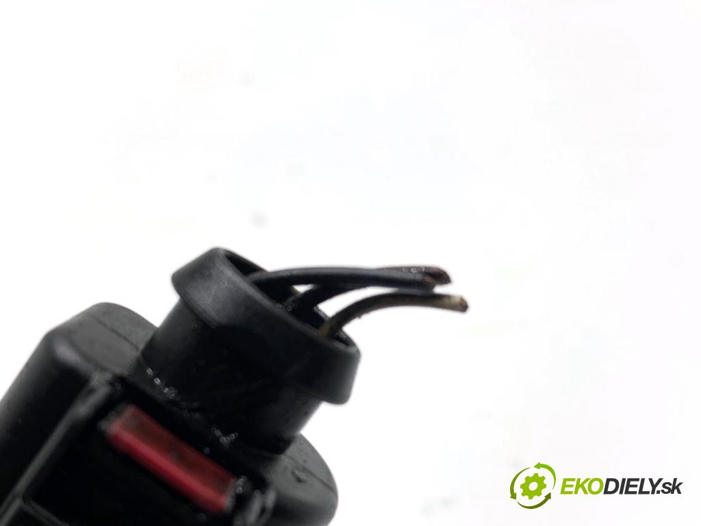 AUDI Q5 8R SUV 2011 125 kW 2.0 TDI quattro 1968 Snímač hladiny oleja 03L907660B (Snímač)