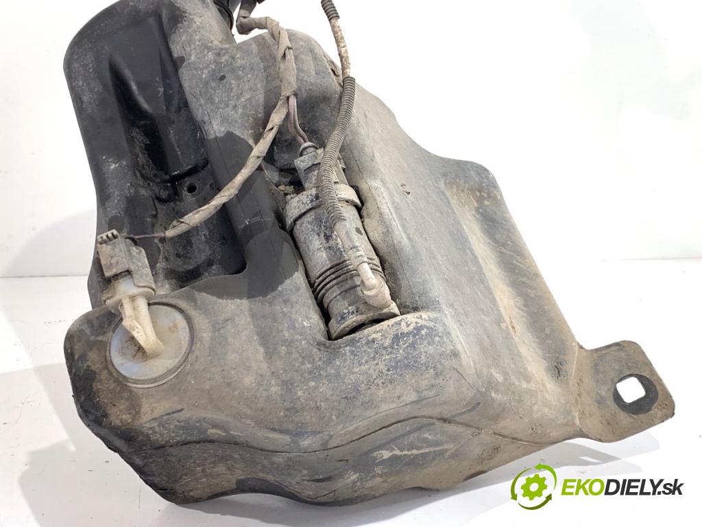 MERCEDES-BENZ CLA coupe coupe 2017 80 kW CLA 180 CDI / d (117.312) 1461 nádržka ostřikovačů A2468690220