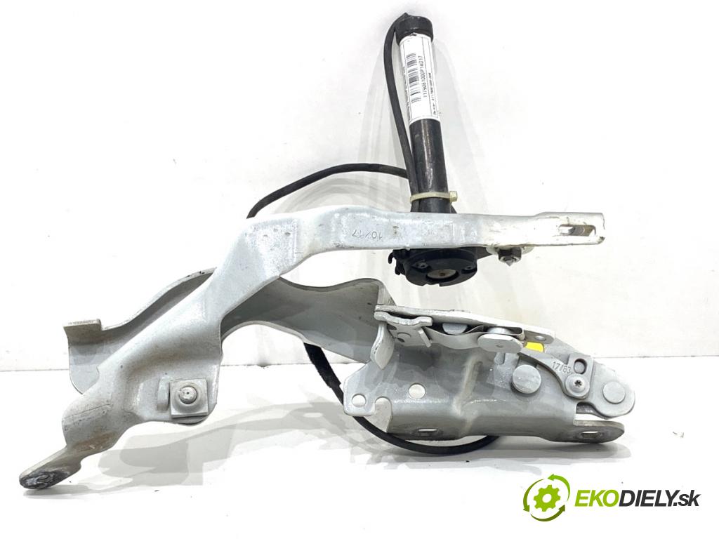 MERCEDES-BENZ CLA coupe coupe 2017 80 kW CLA 180 CDI / d (117.312) 1461 závěs kapoty levý přední část 