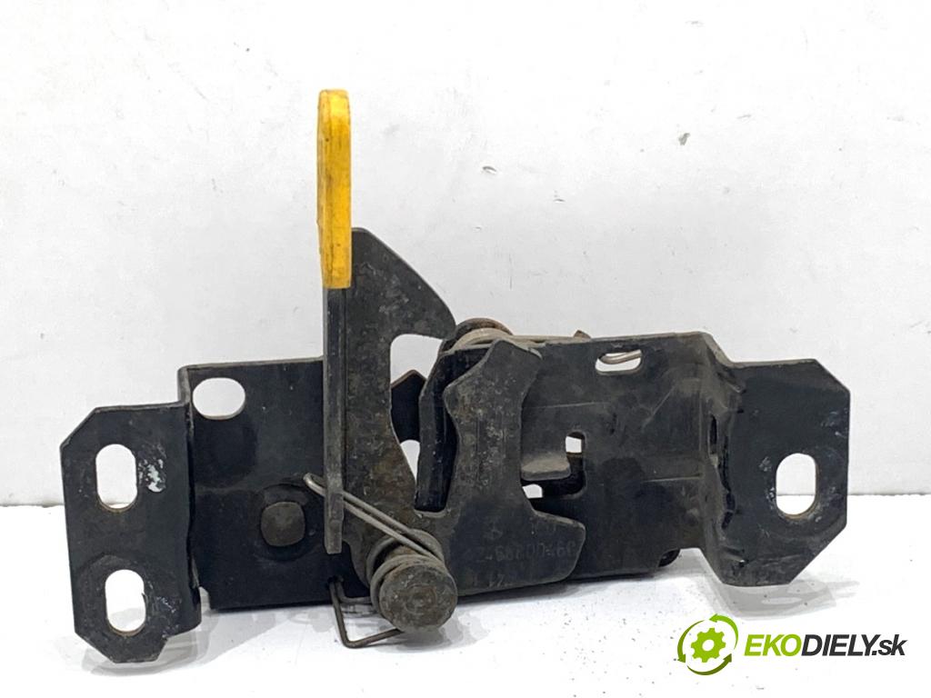 MERCEDES-BENZ CLA coupe coupe 2017 80 kW CLA 180 CDI / d (117.312) 1461 zámok kapoty přední část A2468800460