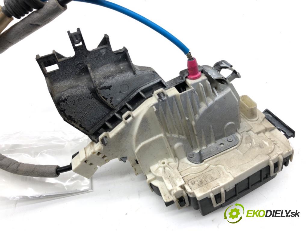 MERCEDES-BENZ CLA coupe coupe 2017 80 kW CLA 180 CDI / d (117.312) 1461 zámok Dvere pravy zad