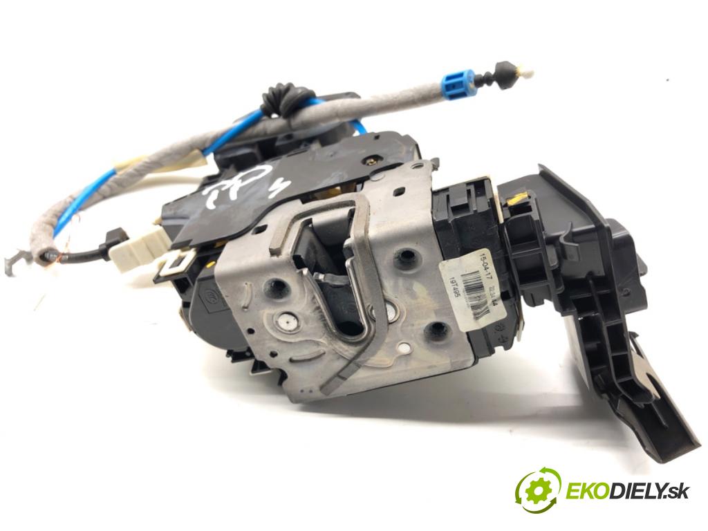 MERCEDES-BENZ CLA coupe coupe 2017 80 kW CLA 180 CDI / d (117.312) 1461 zámok Dvere pravy predný 