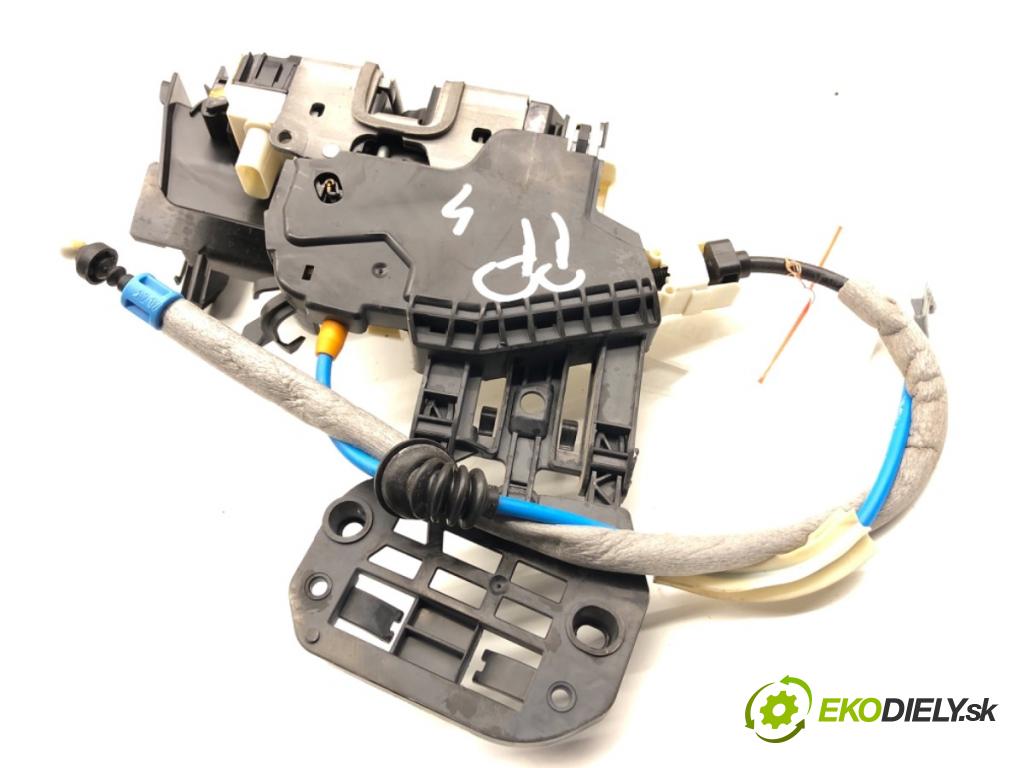 MERCEDES-BENZ CLA coupe coupe 2017 80 kW CLA 180 CDI / d (117.312) 1461 zámok Dvere pravy predný