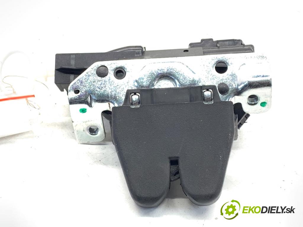 MERCEDES-BENZ CLA coupe coupe 2017 80 kW CLA 180 CDI / d (117.312) 1461 zámok dveří zadní část A1177500085