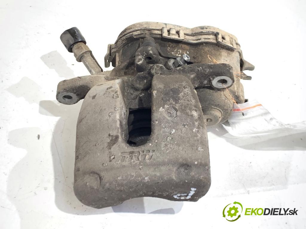 MERCEDES-BENZ CLA coupe coupe 2017 80 kW CLA 180 CDI / d (117.312) 1461 Brzdič strmeň pravy zad 