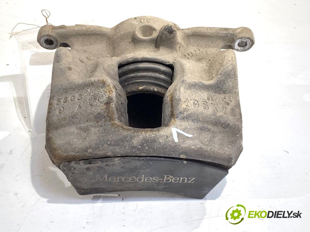 MERCEDES-BENZ CLA coupe coupe 2017 80 kW CLA 180 CDI / d (117.312) 1461 Brzdič strmeň ľavy predný 295X28