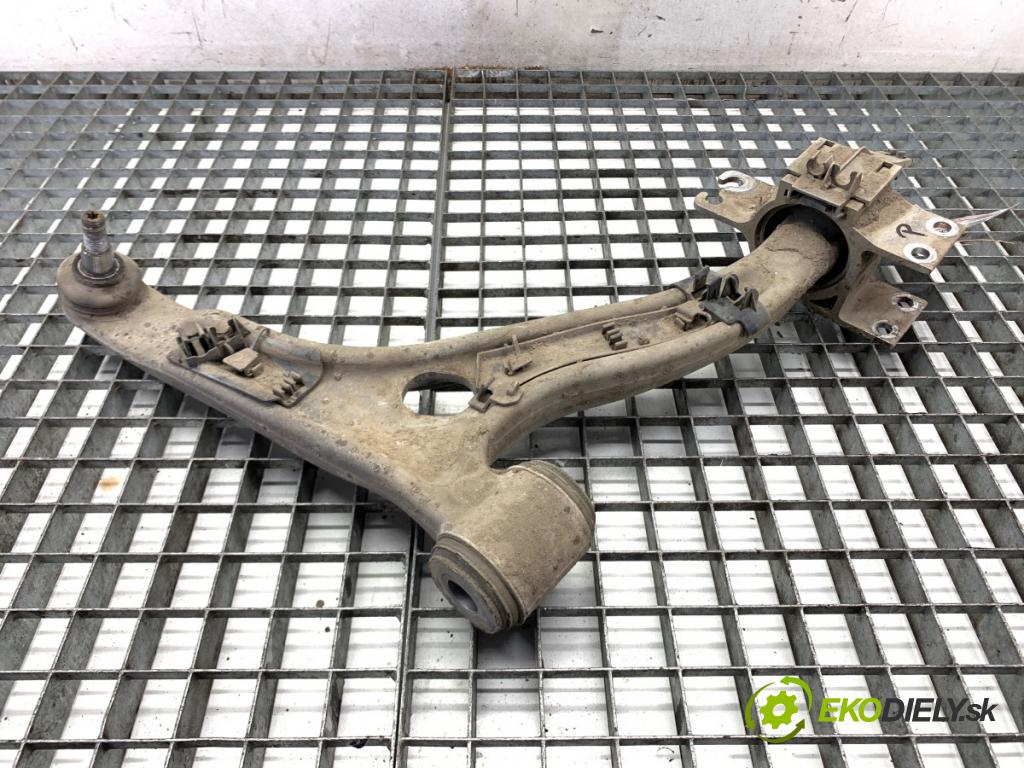 MERCEDES-BENZ CLA coupe coupe 2017 80 kW CLA 180 CDI / d (117.312) 1461 rameno pravý přední část