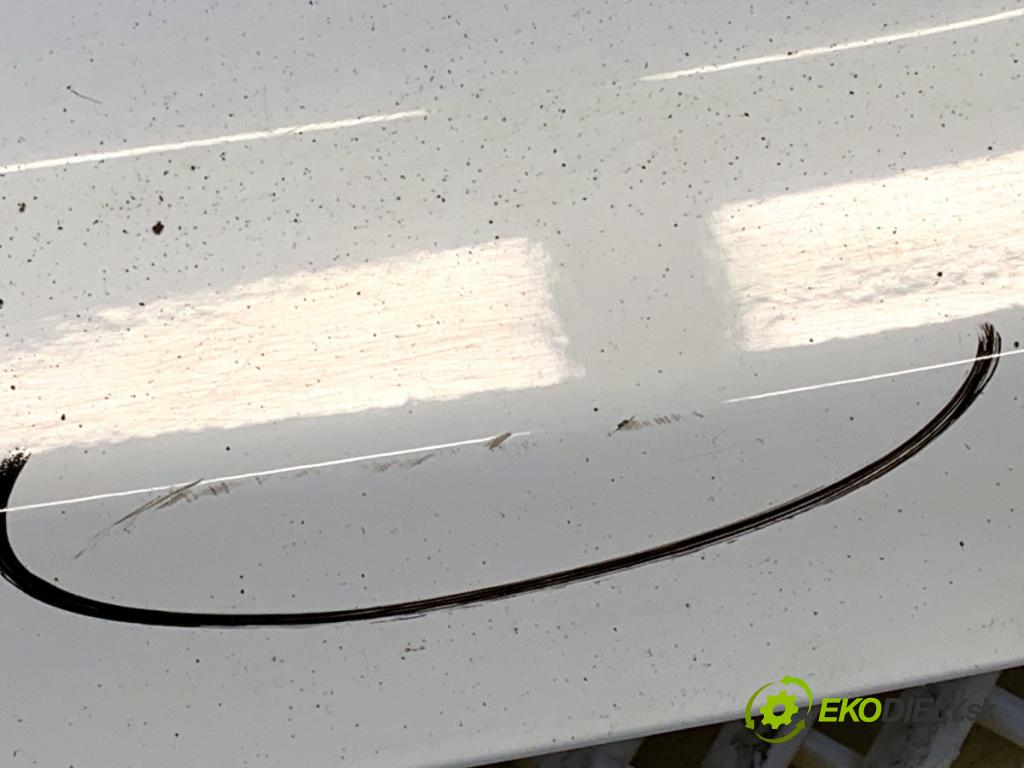 MERCEDES-BENZ CLA coupe coupe 2017 80 kW CLA 180 CDI / d (117.312) 1461 kapota zad 650