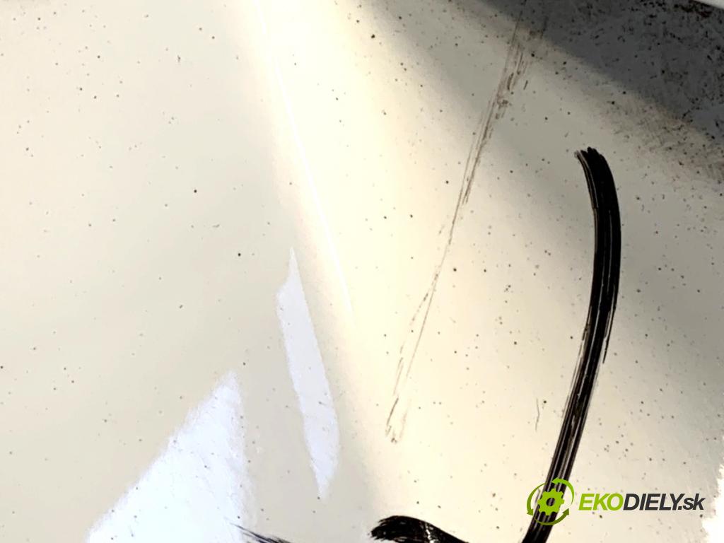 MERCEDES-BENZ CLA coupe coupe 2017 80 kW CLA 180 CDI / d (117.312) 1461 kapota zad 650