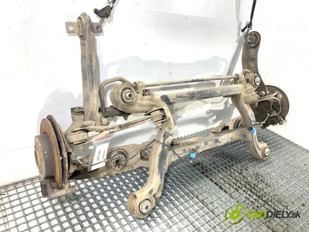 MERCEDES-BENZ CLA coupe coupe 2017 80 kW CLA 180 CDI / d (117.312) 1461 Výstuha zad