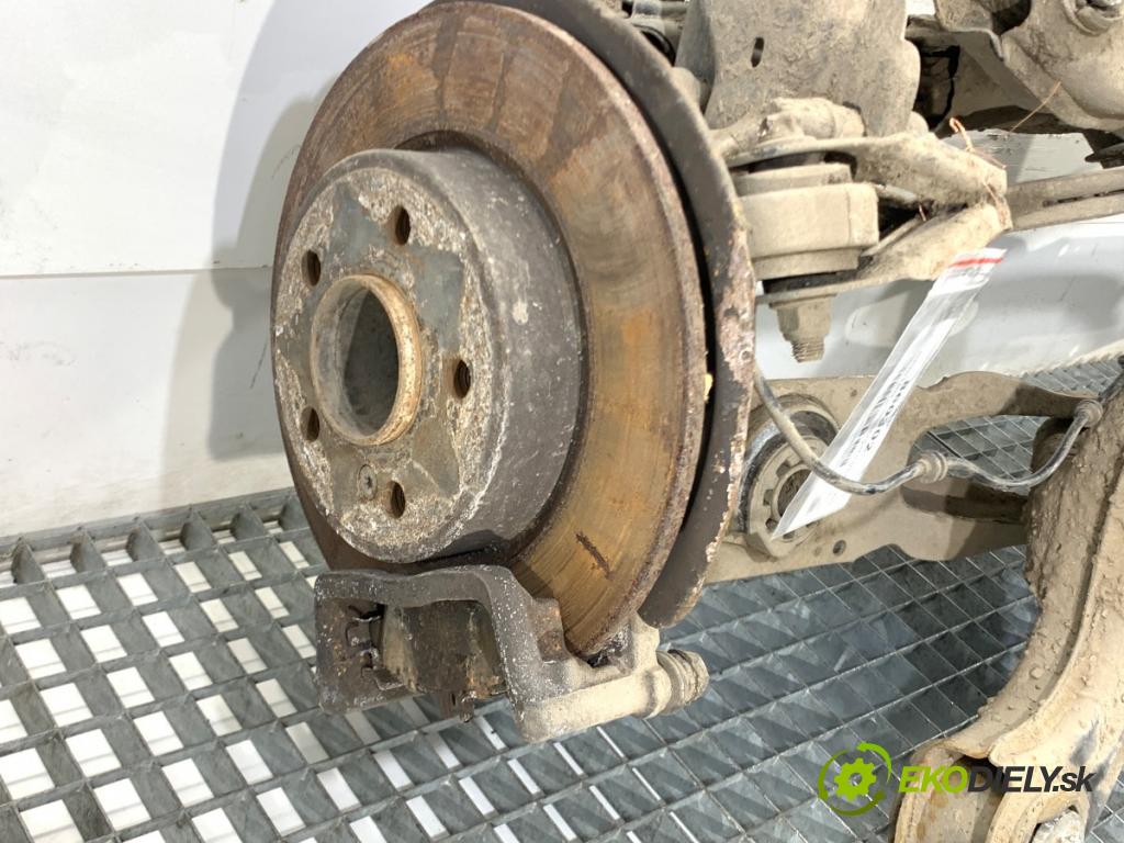 MERCEDES-BENZ CLA coupe coupe 2017 80 kW CLA 180 CDI / d (117.312) 1461 Výstuha zad