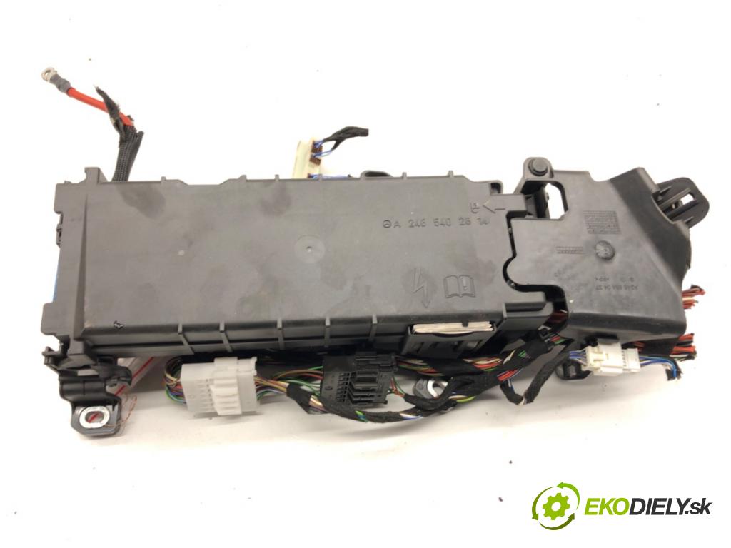 MERCEDES-BENZ CLA coupe coupe 2017 80 kW CLA 180 CDI / d (117.312) 1461 Skrinka poistková A2465402614 (Poistková skrinka)