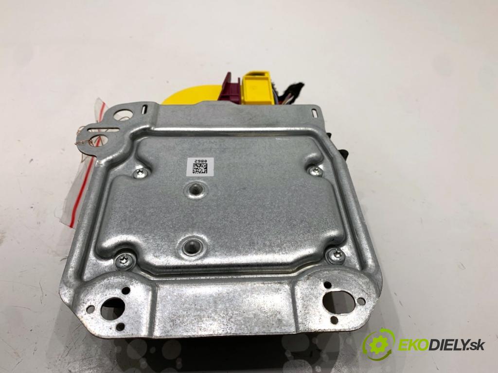 MERCEDES-BENZ CLA coupe coupe 2017 80 kW CLA 180 CDI / d (117.312) 1461 senzor airbag 0285013862 (Snímač)