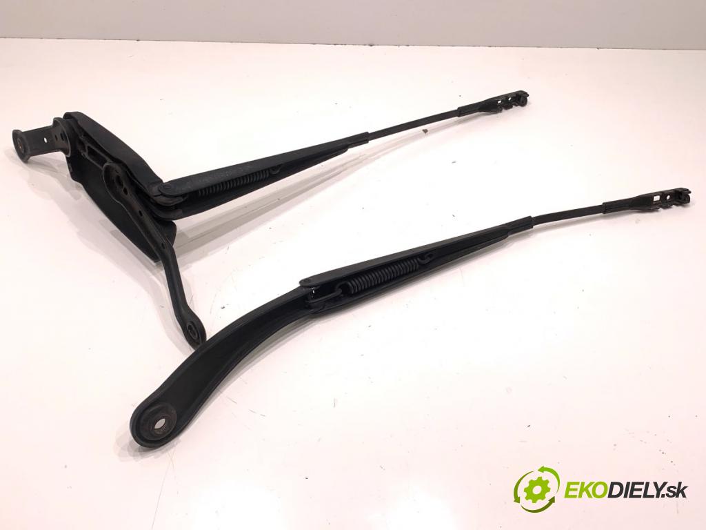 MERCEDES-BENZ CLA coupe coupe 2017 80 kW CLA 180 CDI / d (117.312) 1461 Rameno stierače predný A1768203400 A1768203600