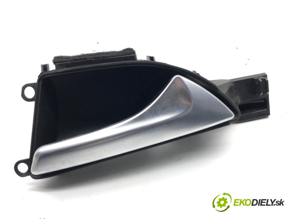 MERCEDES-BENZ CLA coupe coupe 2017 80 kW CLA 180 CDI / d (117.312) 1461 klika vnitřní pravý přední část A2467600