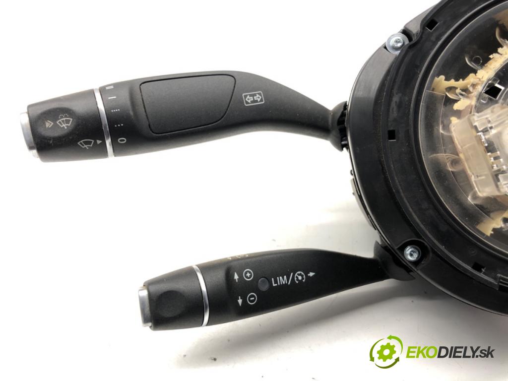 MERCEDES-BENZ CLA coupe coupe 2017 80 kW CLA 180 CDI / d (117.312) 1461 přepínač kombinovaný 419416 (Páčky pod volantem)