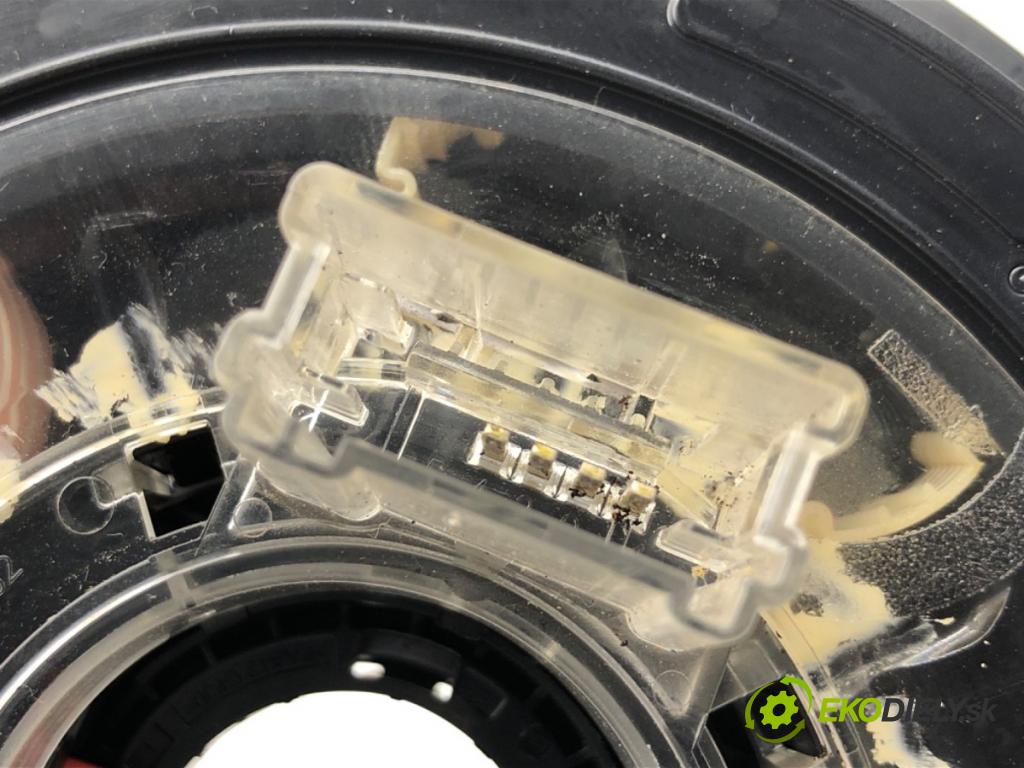 MERCEDES-BENZ CLA coupe coupe 2017 80 kW CLA 180 CDI / d (117.312) 1461 přepínač kombinovaný 419416 (Páčky pod volantem)