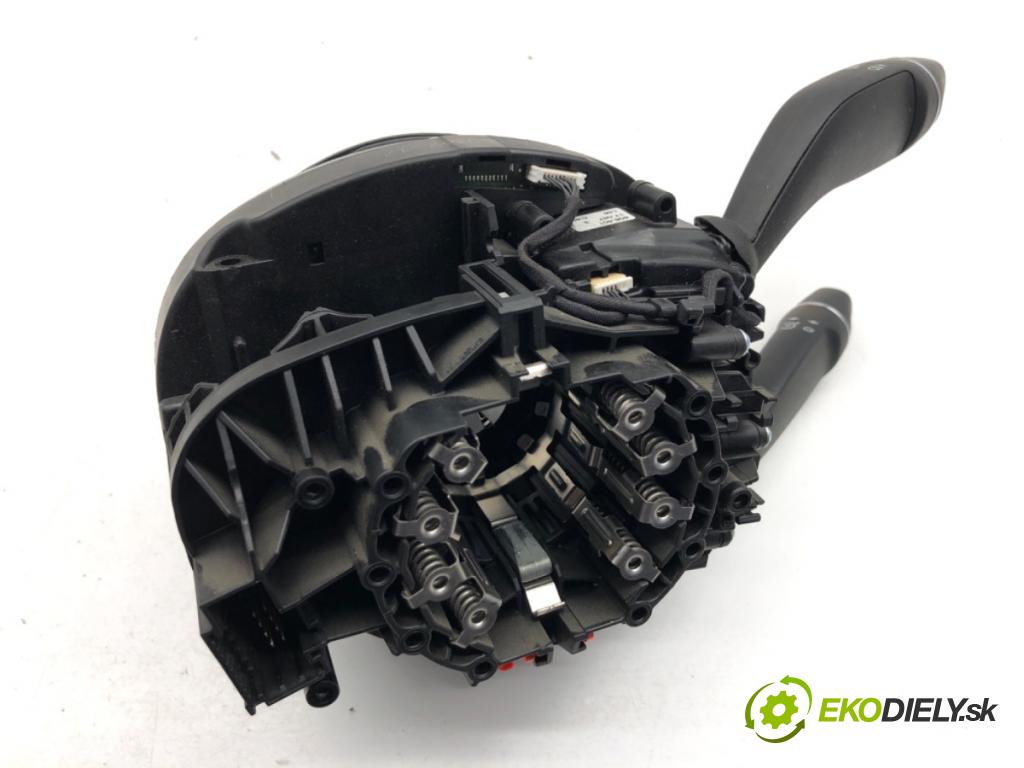 MERCEDES-BENZ CLA coupe coupe 2017 80 kW CLA 180 CDI / d (117.312) 1461 přepínač kombinovaný 419416 (Páčky pod volantem)