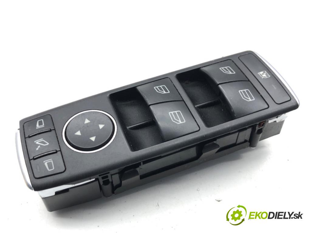 MERCEDES-BENZ CLA coupe coupe 2017 80 kW CLA 180 CDI / d (117.312) 1461 přepínač oken A1669054400 (Páčky pod volantem)