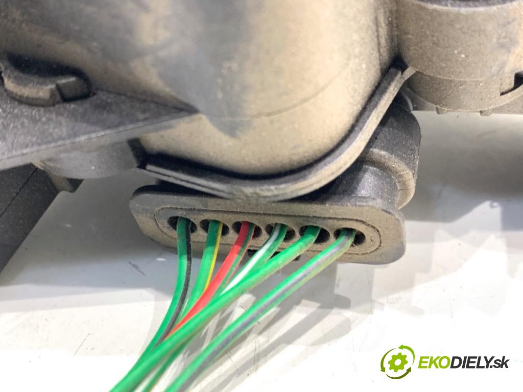 MERCEDES-BENZ CLA coupe coupe 2017 80 kW CLA 180 CDI / d (117.312) 1461 potenciometr plynového pedálu A2463001604 (Potenciometr plynového pedálu)