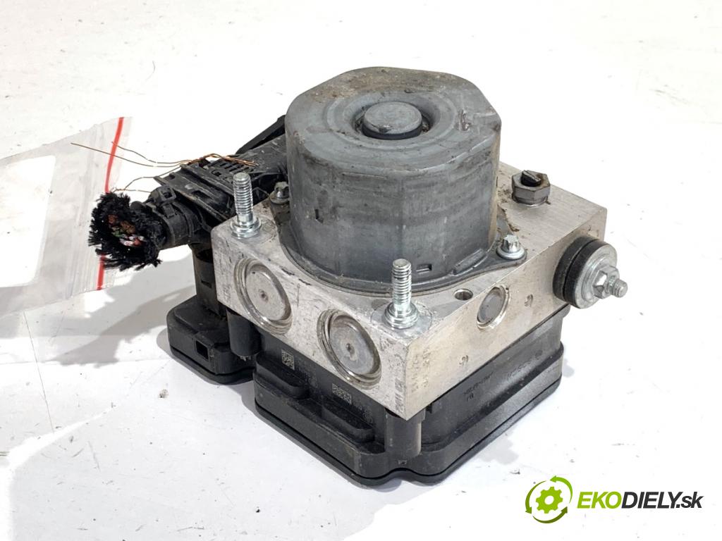 MERCEDES-BENZ CLA coupe coupe 2017 80 kW CLA 180 CDI / d (117.312) 1461 pumpa ABS A0004313700 (Pumpa ABS)