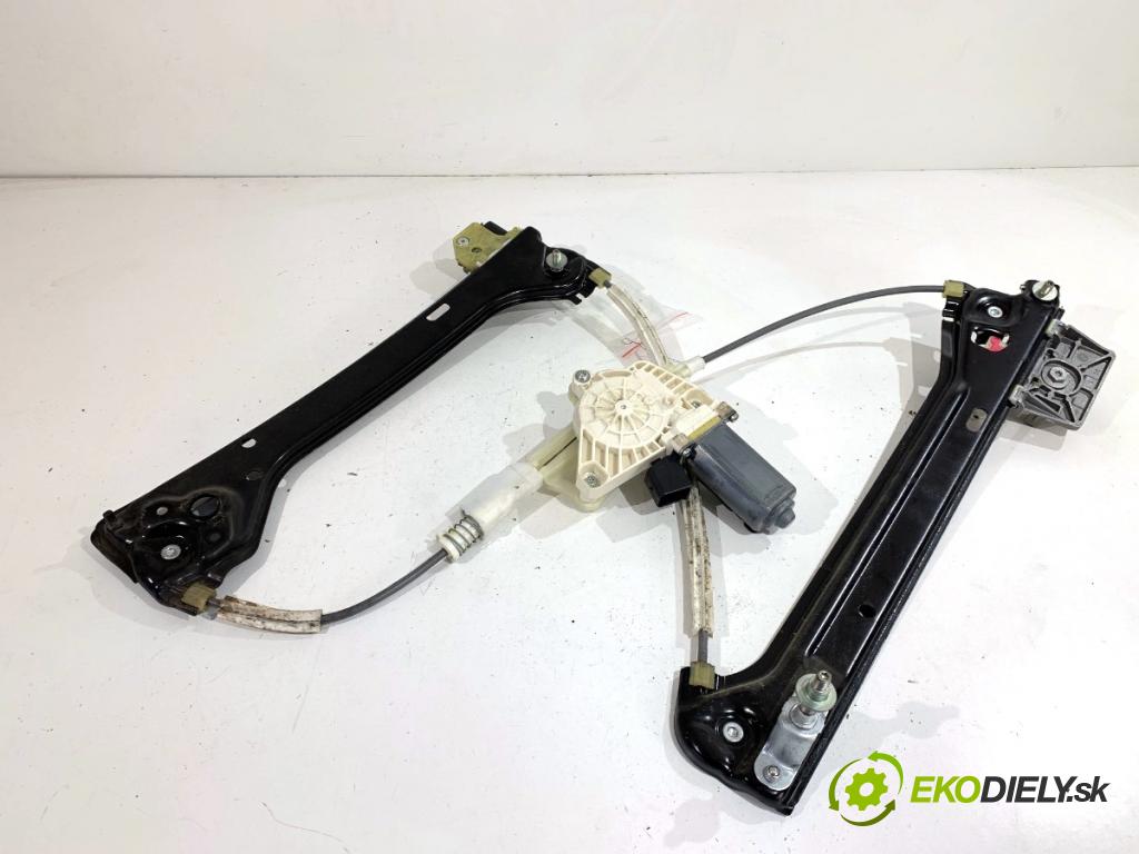 MERCEDES-BENZ CLA coupe coupe 2017 80 kW CLA 180 CDI / d (117.312) 1461 mechanismus okna pravý přední část 