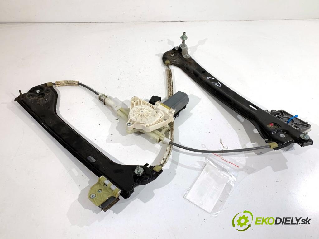 MERCEDES-BENZ CLA coupe coupe 2017 80 kW CLA 180 CDI / d (117.312) 1461 mechanismus okna levý přední část 