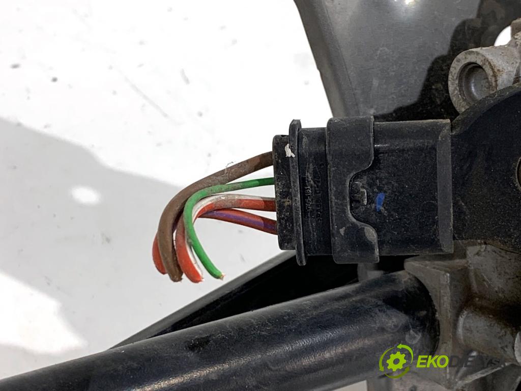 MERCEDES-BENZ CLA coupe coupe 2017 80 kW CLA 180 CDI / d (117.312) 1461 Mechanizmus stieračov predný A1769061800 (Motorček stieračov predný)