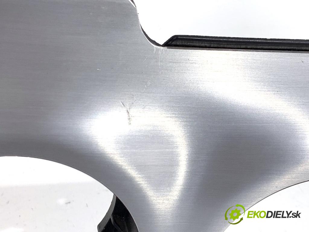 MERCEDES-BENZ CLA coupe coupe 2017 80 kW CLA 180 CDI / d (117.312) 1461 lišty kryt A1766890018 (Lišta)