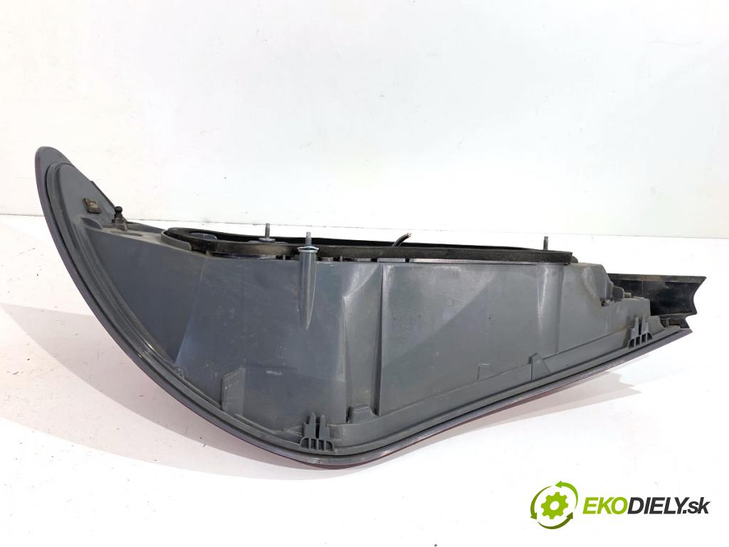 MERCEDES-BENZ CLA coupe coupe 2017 80 kW CLA 180 CDI / d (117.312) 1461 Svetlo pravy zad A1179063800