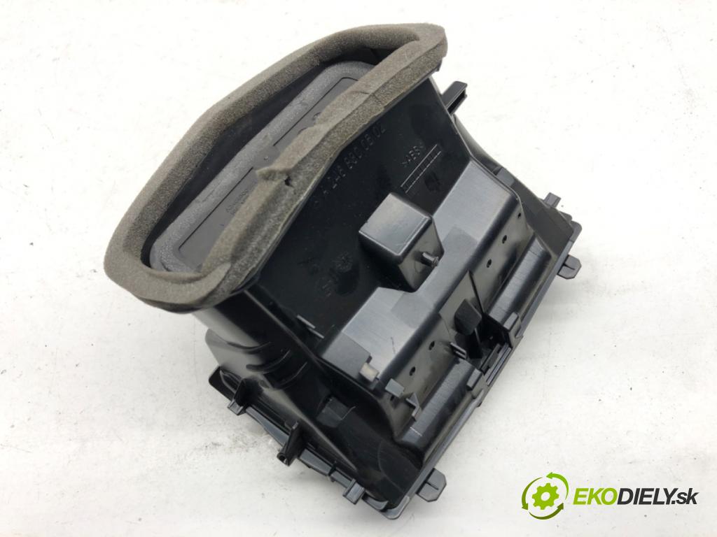 MERCEDES-BENZ CLA coupe coupe 2017 80 kW CLA 180 CDI / d (117.312) 1461 mří topení zadní část