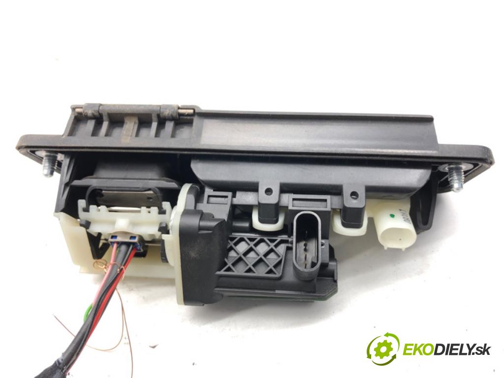 MERCEDES-BENZ CLA coupe coupe 2017 80 kW CLA 180 CDI / d (117.312) 1461 Kľučka dverí zad A2227500893