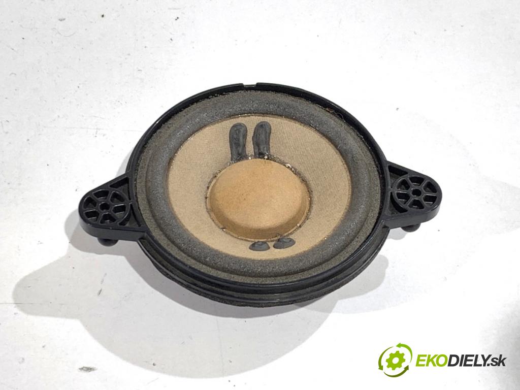 MERCEDES-BENZ CLA coupe coupe 2017 80 kW CLA 180 CDI / d (117.312) 1461 reproduktory A2468200502 A2468200202