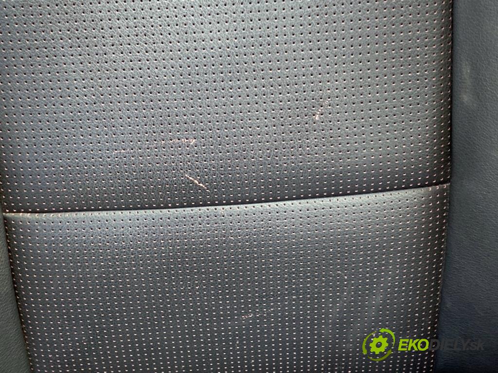 MERCEDES-BENZ CLA coupe coupe 2017 80 kW CLA 180 CDI / d (117.312) 1461 Sedadlo pravy predný