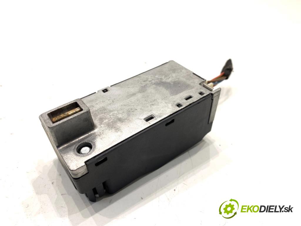 MERCEDES-BENZ CLA coupe coupe 2017 80 kW CLA 180 CDI / d (117.312) 1461 blokáda volantu A0999004101 (Riadenie ostatné)