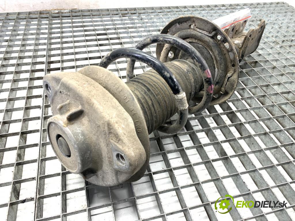 MERCEDES-BENZ CLA coupe coupe 2017 80 kW CLA 180 CDI / d (117.312) 1461 Tlmič pravy predný ZE