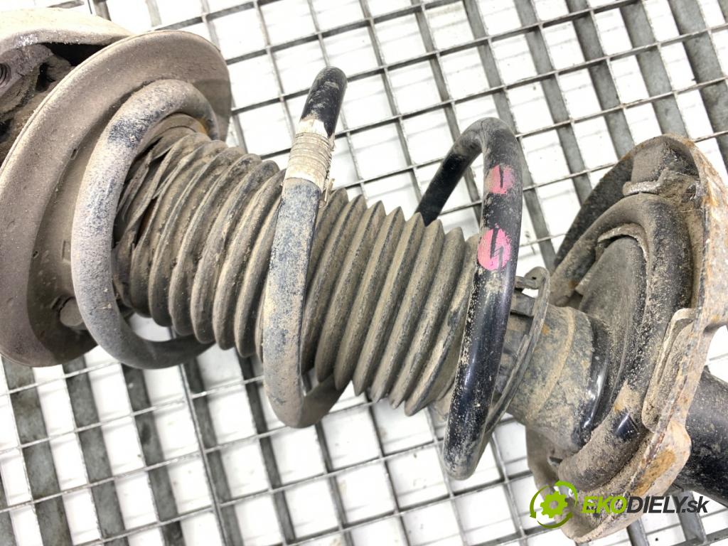 MERCEDES-BENZ CLA coupe coupe 2017 80 kW CLA 180 CDI / d (117.312) 1461 Tlmič pravy predný ZE