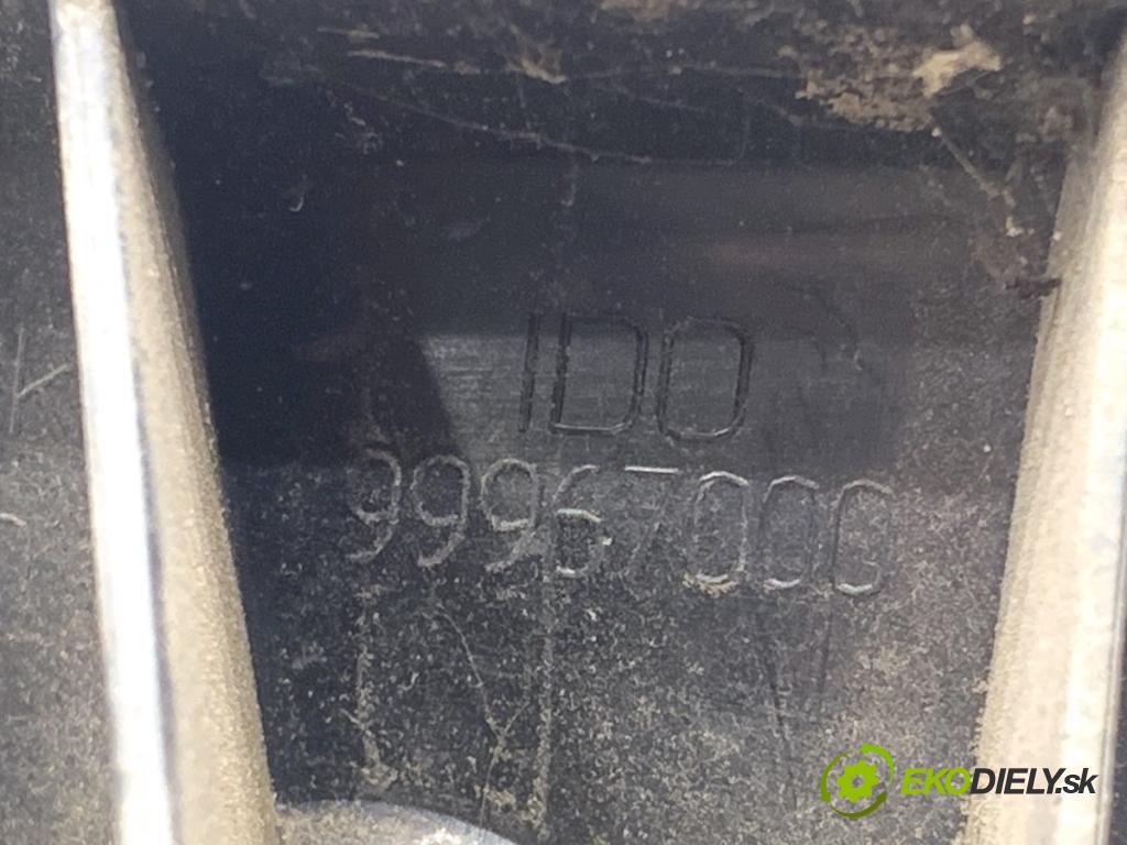 MERCEDES-BENZ CLA coupe coupe 2017 80 kW CLA 180 CDI / d (117.312) 1461 úchyt nárazníka levý zadní část A1178850321