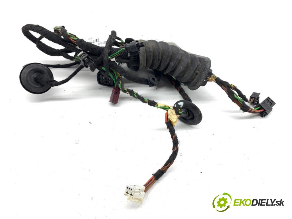 MERCEDES-BENZ CLA coupe coupe 2017 80 kW CLA 180 CDI / d (117.312) 1461 káblovačka dveře přední část levý A1175400705