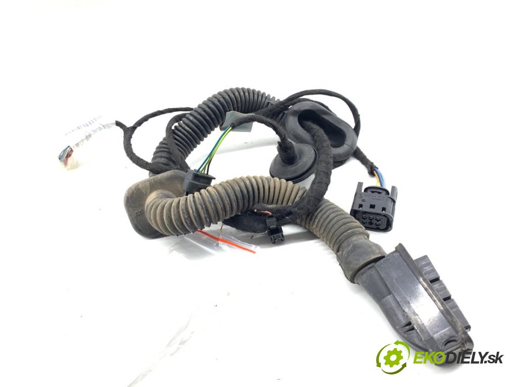 MERCEDES-BENZ CLA coupe coupe 2017 80 kW CLA 180 CDI / d (117.312) 1461 káblovačka dveře zadní část pravý A1175407009