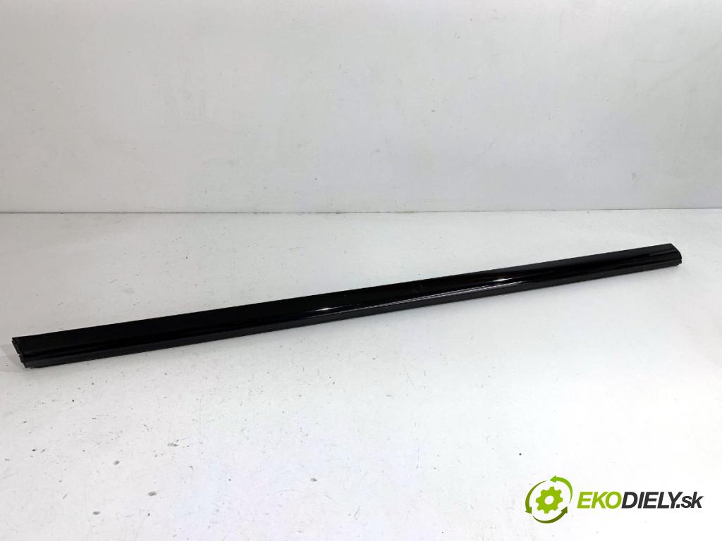 MERCEDES-BENZ CLA coupe coupe 2017 80 kW CLA 180 CDI / d (117.312) 1461 lišta Sbírání: přední část pravý A1177250482