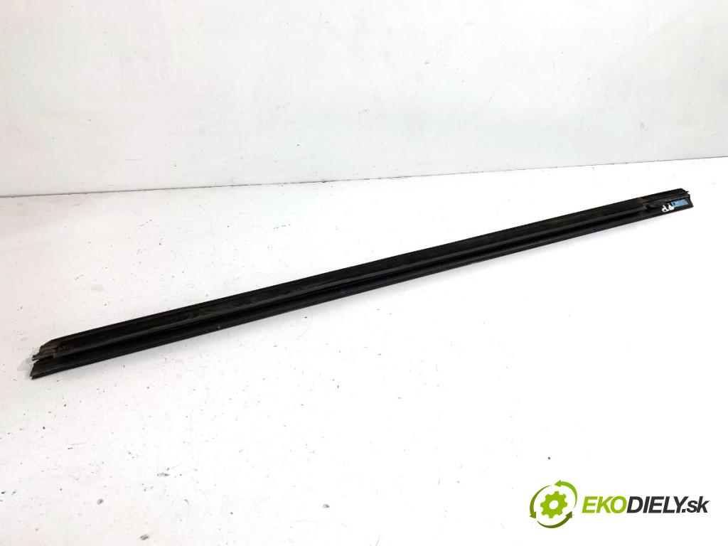 MERCEDES-BENZ CLA coupe coupe 2017 80 kW CLA 180 CDI / d (117.312) 1461 lišta Sbírání: přední část pravý A1177250482