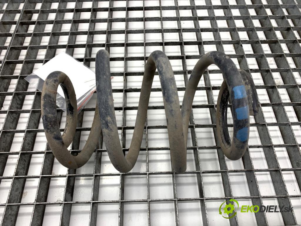 MERCEDES-BENZ CLA coupe coupe 2017 80 kW CLA 180 CDI / d (117.312) 1461 Pružina zad  (Kľučka dverí ostatné)