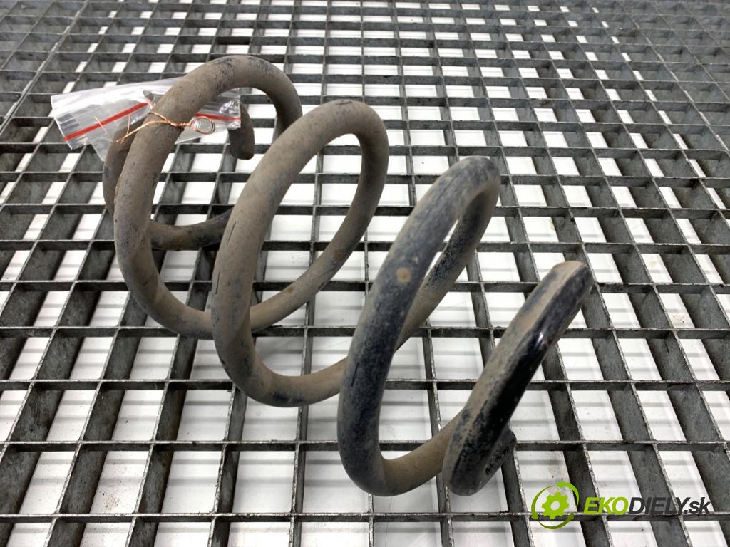 MERCEDES-BENZ CLA coupe coupe 2017 80 kW CLA 180 CDI / d (117.312) 1461 Pružina zad  (Kľučka dverí ostatné)